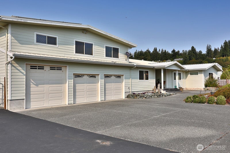 3787 Oceanside Drive
