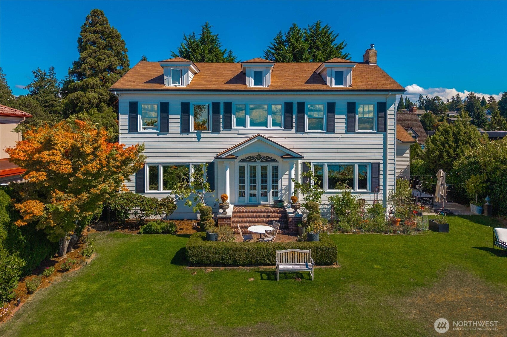 3233 Magnolia Boulevard W