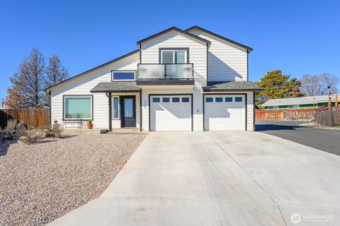 Photo of 326 N Clark Road, Moses Lake, WA 98837 (MLS # 2484941)
