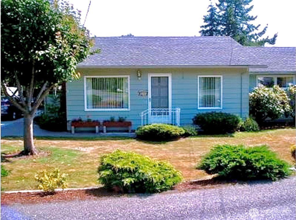 Photo of 3101 Birchwood Avenue, Bellingham, WA 98225 (MLS # 2494173)