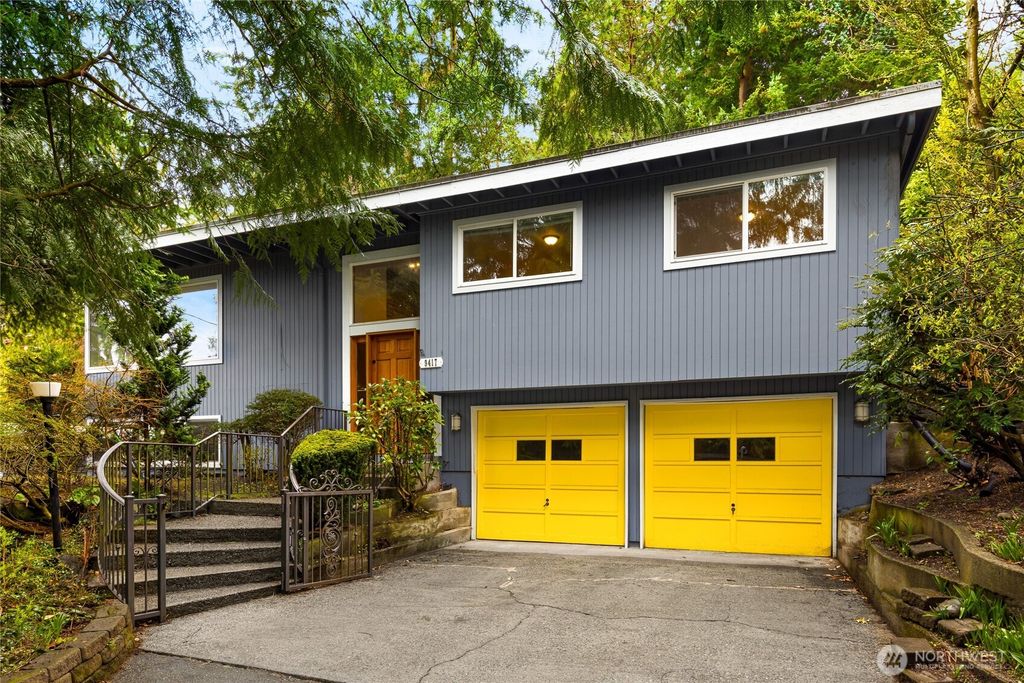 Photo of 9417 17th Avenue NE, Seattle, WA 98115 (MLS # 2349364)