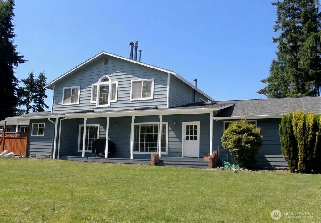 Photo of 5721 180th Street SW ST, Lynnwood, WA 97037 (MLS # 2582676)