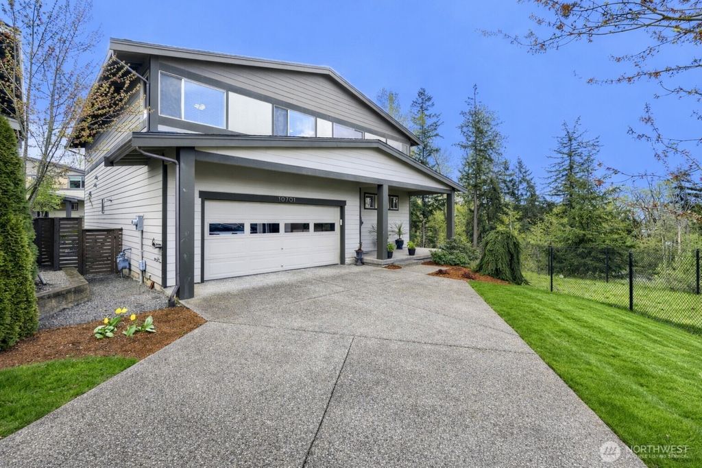 Photo of 10701 SE 188th Street, Renton, WA 98055 (MLS # 2499875)