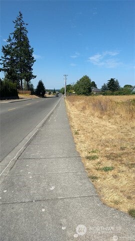 999 W Hemlock