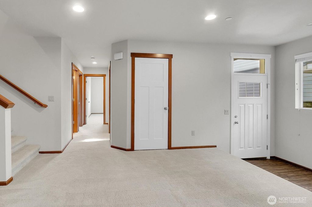 Photo of 5209 Glenwood Avenue, Everett, WA 98203 (MLS # 2479194)