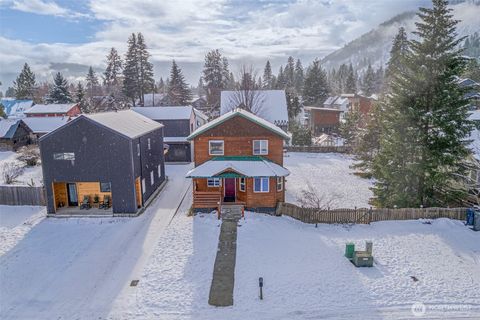 Photo of 213 Park Street, Leavenworth, WA 98826 (MLS # 2465428)