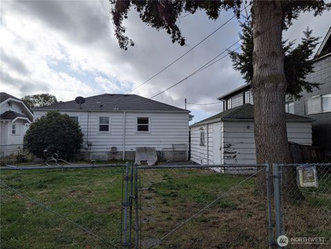 Photo of 1611 4th Street, Marysville, WA 98270 (MLS # 2449555) Photo of 1611 4th Street, Marysville, WA 98270 (MLS # 2449555)