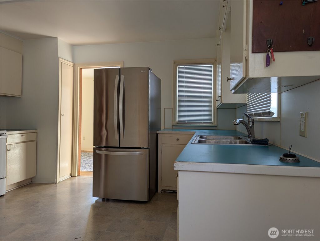 Photo of 1611 4th Street, Marysville, WA 98270 (MLS # 2449555)