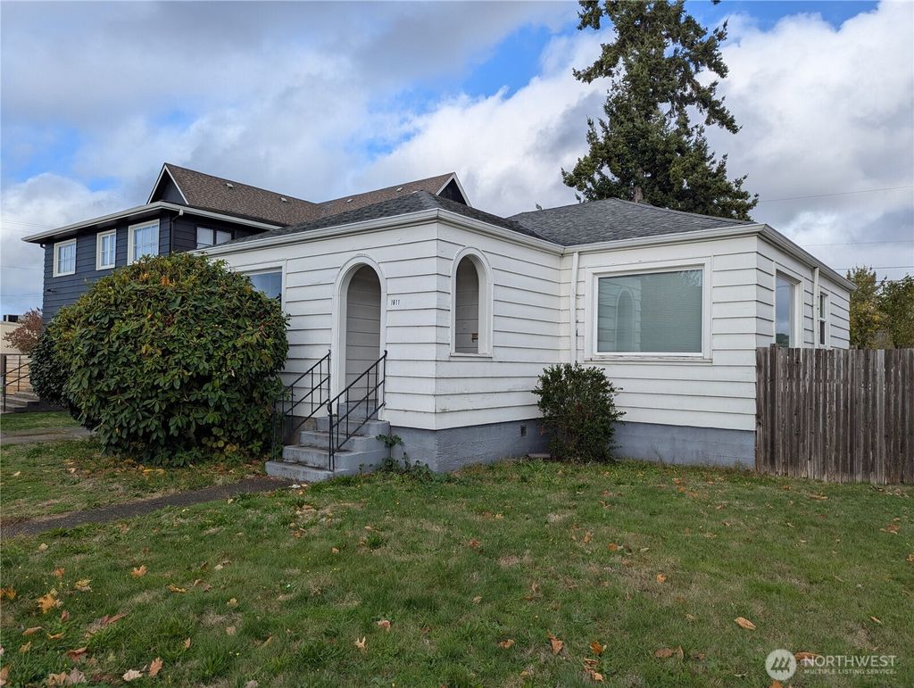 Photo of 1611 4th Street, Marysville, WA 98270 (MLS # 2449555)