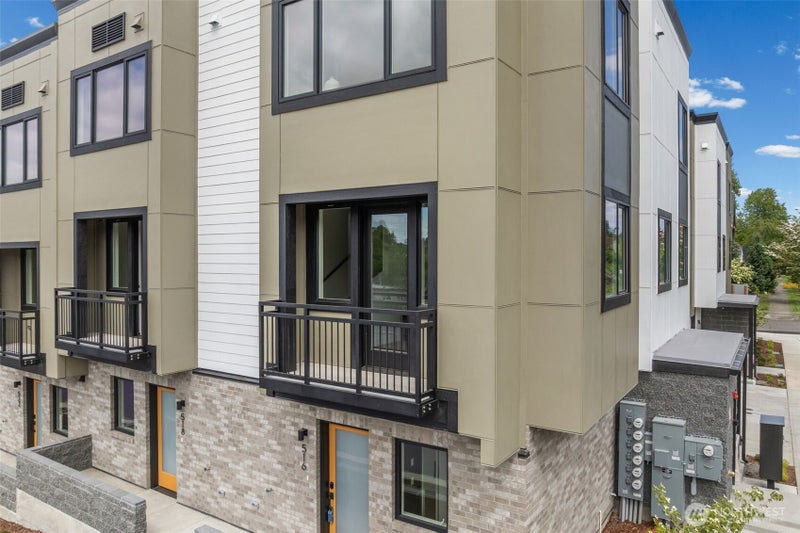 522 13th Avenue SE 103