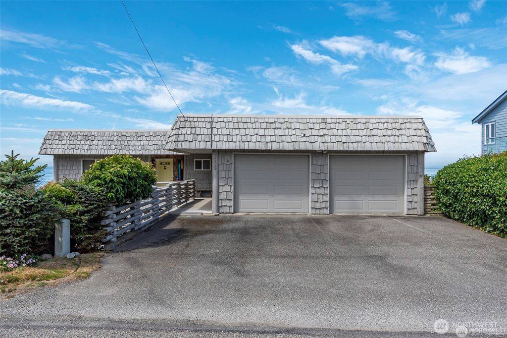 Photo of 1505 West Beach Road, Oak Harbor, WA 98277 (MLS # 2485342)