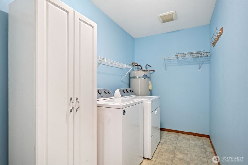 31 E Squaxin Place