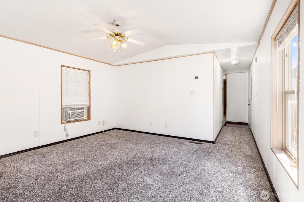 listing image 9368459074464977641