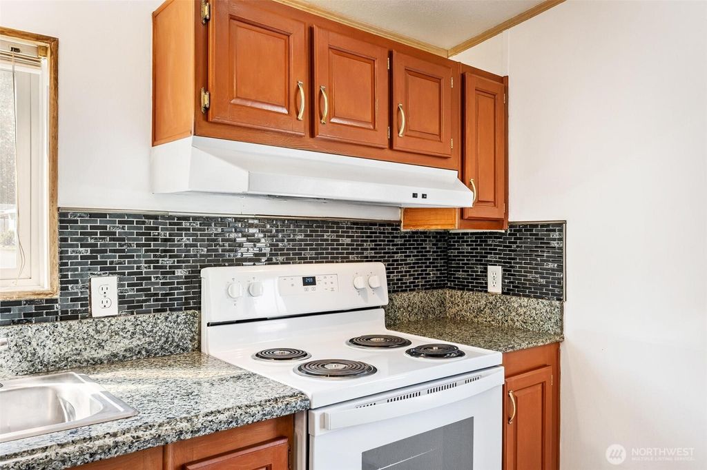 listing image 9368920122013288091