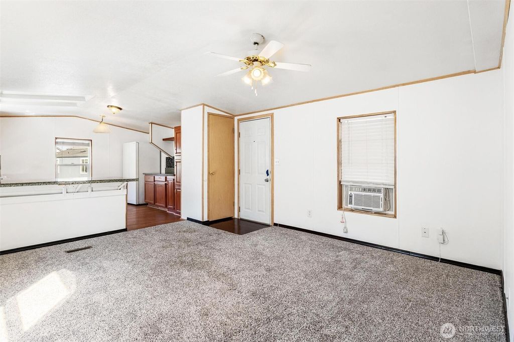 listing image 9360192890983740972