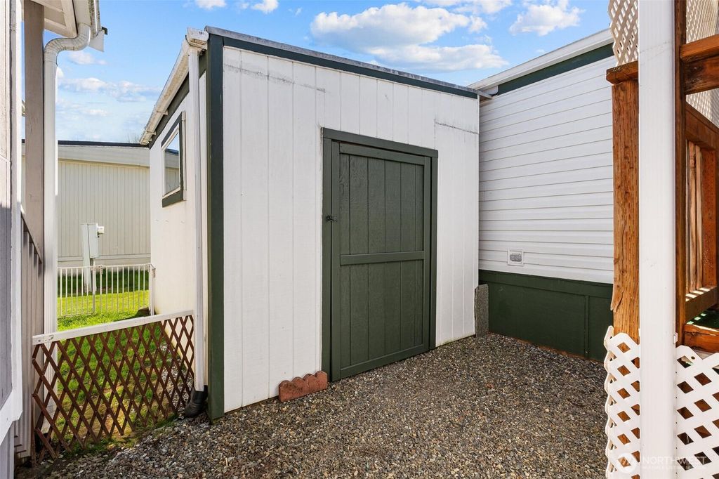 listing image 9366611727540024188