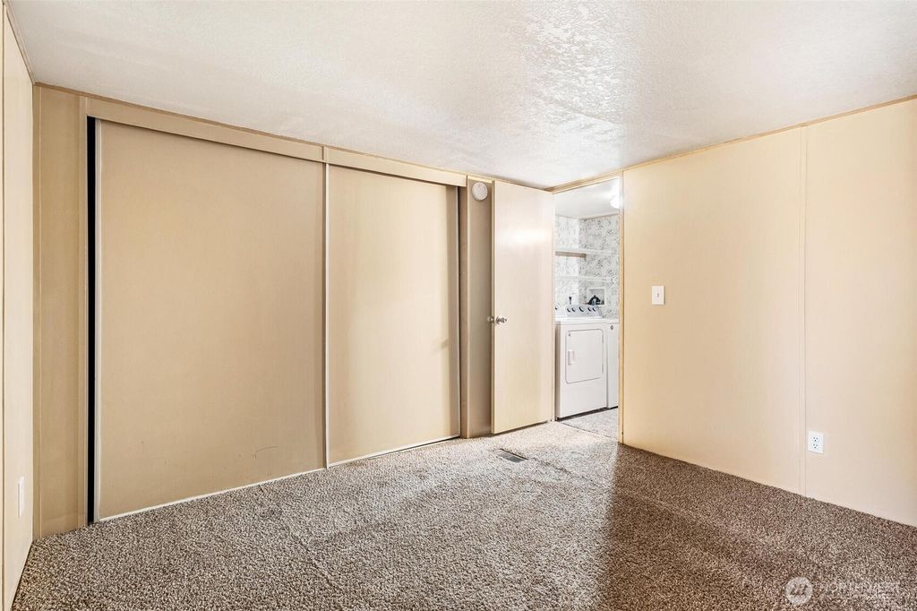 listing image 9367004822755332424