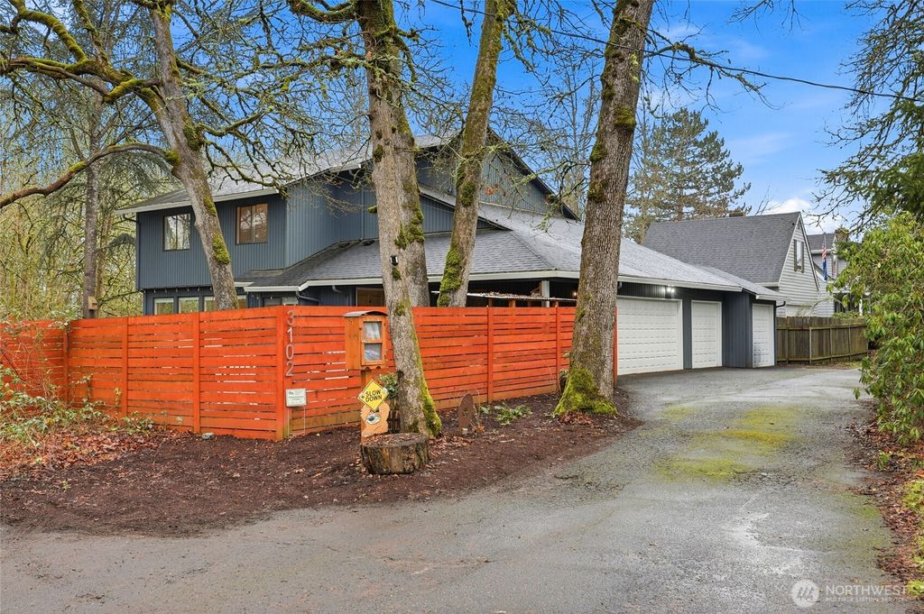 Photo of 3102 NE Royal Oaks Drive, Vancouver, WA 98662 (MLS # 2463903)