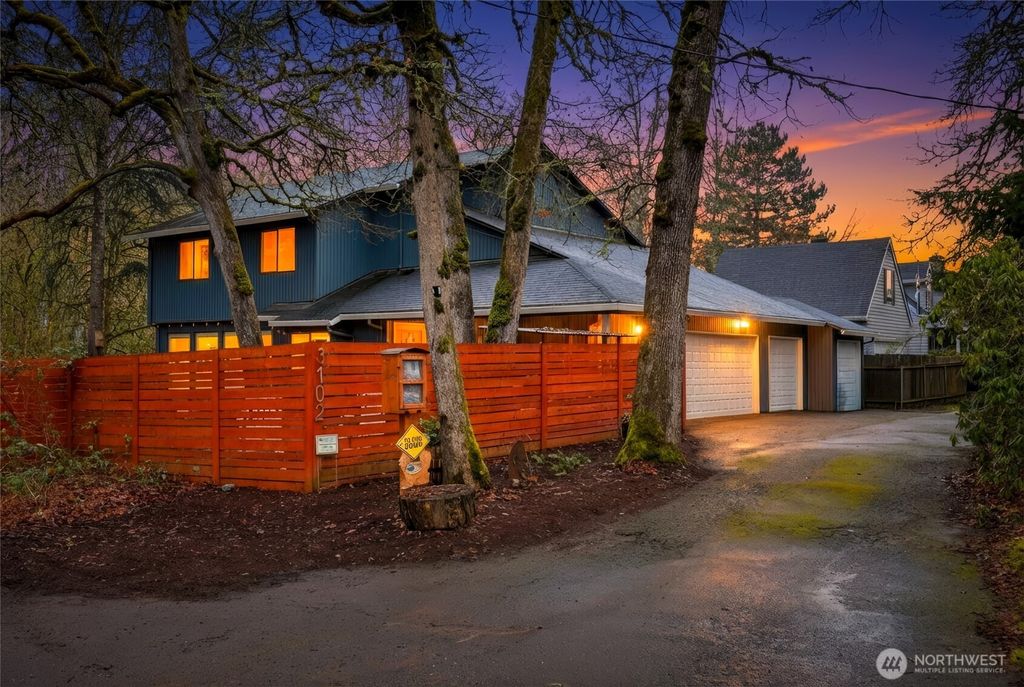 Photo of 3102 NE Royal Oaks Drive, Vancouver, WA 98662 (MLS # 2463903)