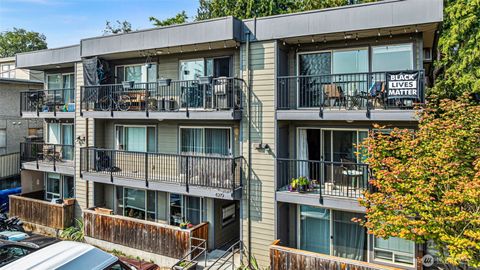 Photo of 4219 Whitman Avenue N #2, Seattle, WA 98103 (MLS # 2418861) Photo of 4219 Whitman Avenue N #2, Seattle, WA 98103 (MLS # 2418861)