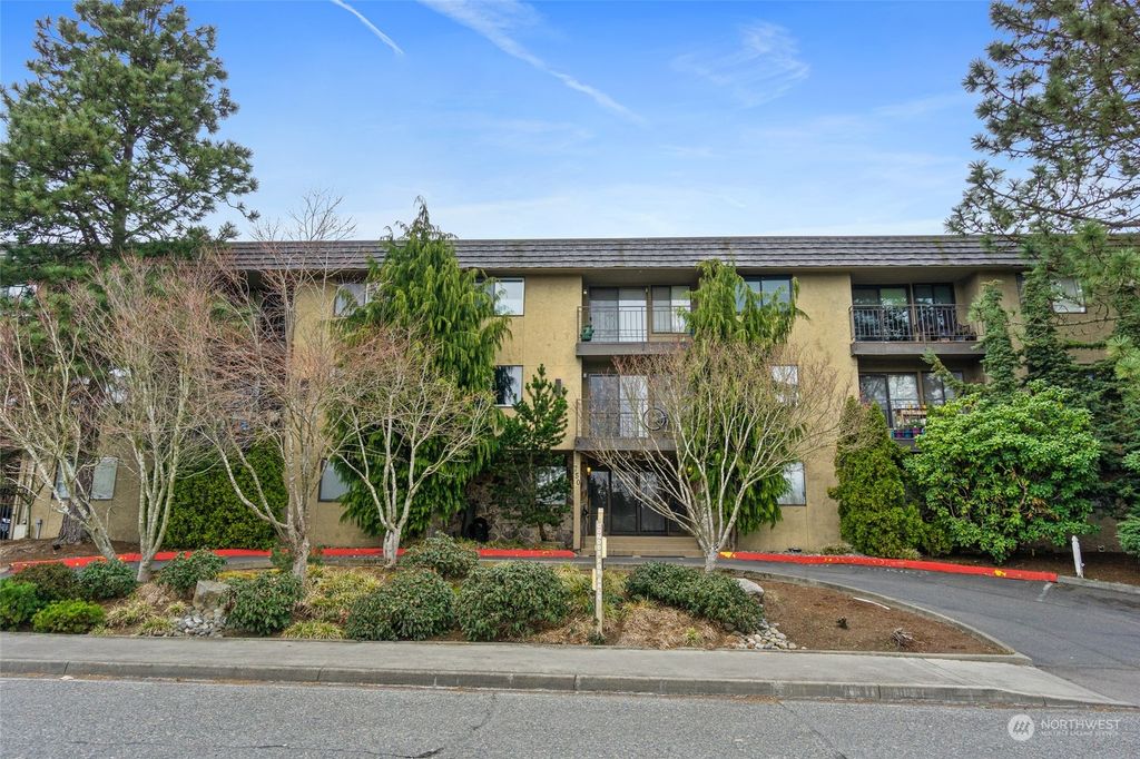 Photo of 750 N 143rd Street #107, Seattle, WA 98133 (MLS # 2213075)