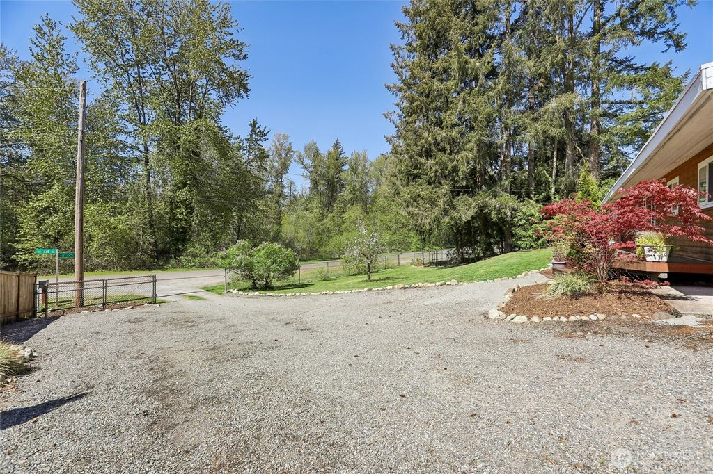 Photo of 28601 SE 225th Street, Maple Valley, WA 98038 (MLS # 2506748)