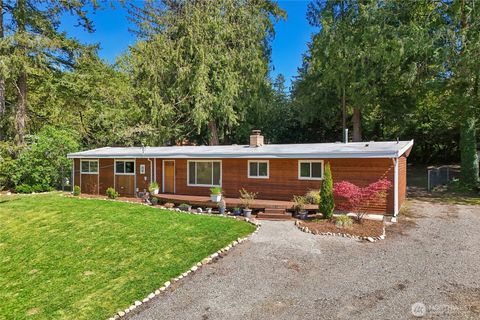 Photo of 28601 SE 225th Street, Maple Valley, WA 98038 (MLS # 2506748)