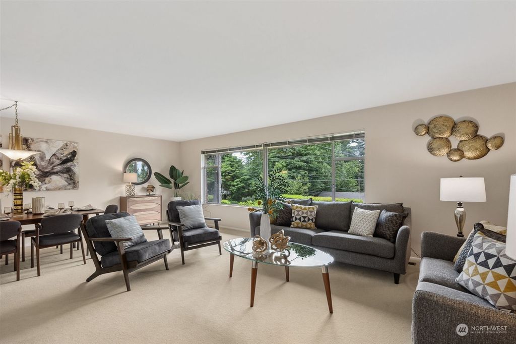 Photo of 135 129th Avenue NE, Bellevue, WA 98005 (MLS # 2252408)