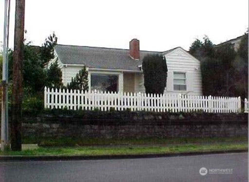 Photo of 640 Bell Street, Edmonds, WA 98020 (MLS # 2463937)