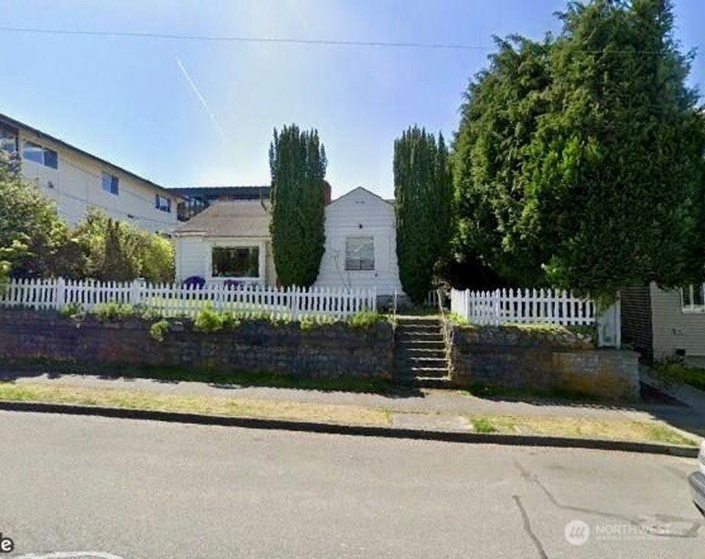 Photo of 640 Bell Street, Edmonds, WA 98020 (MLS # 2463937)