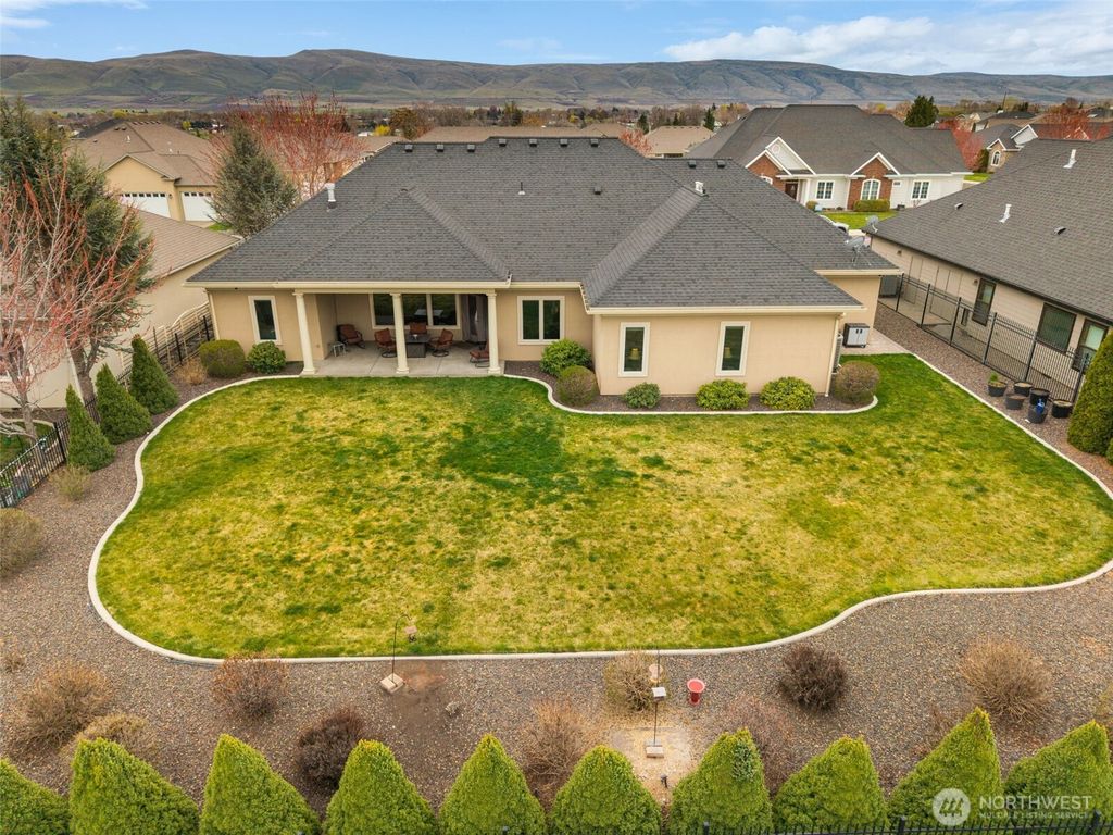 Photo of 7505 Crestfields Road, Yakima, WA 98903 (MLS # 2497567)
