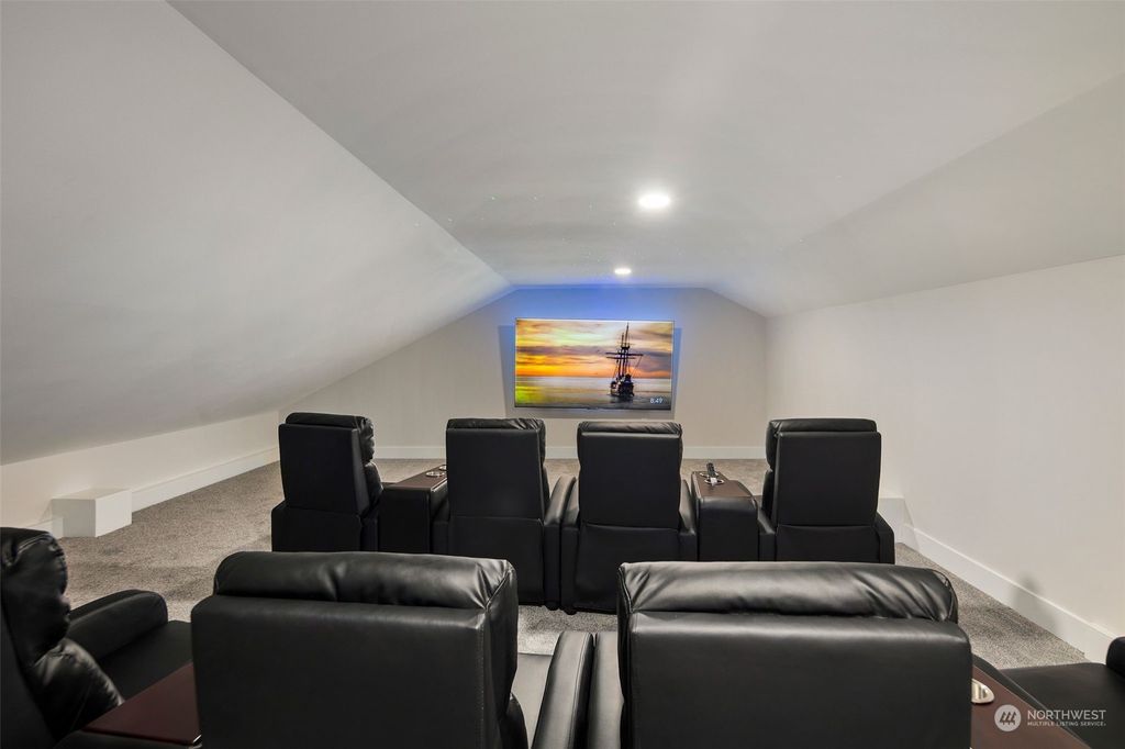 Photo of 436 E Lake Sammamish Parkway SE, Sammamish, WA 98074 (MLS # 2275033)