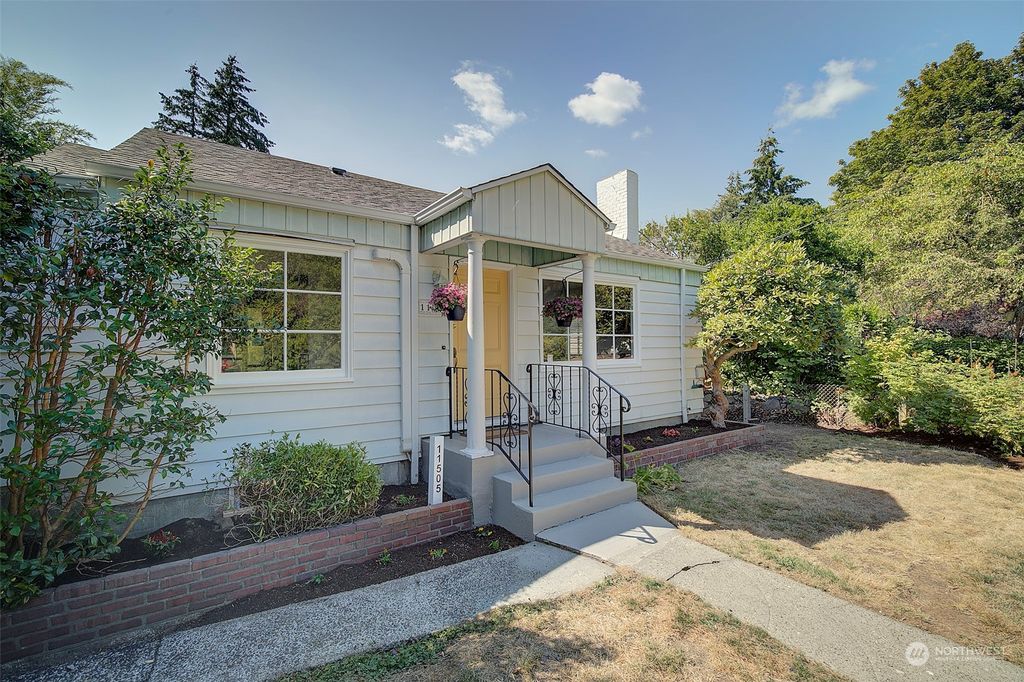 Photo of 11505 40th Avenue NE, Seattle, WA 98125 (MLS # 2277736)