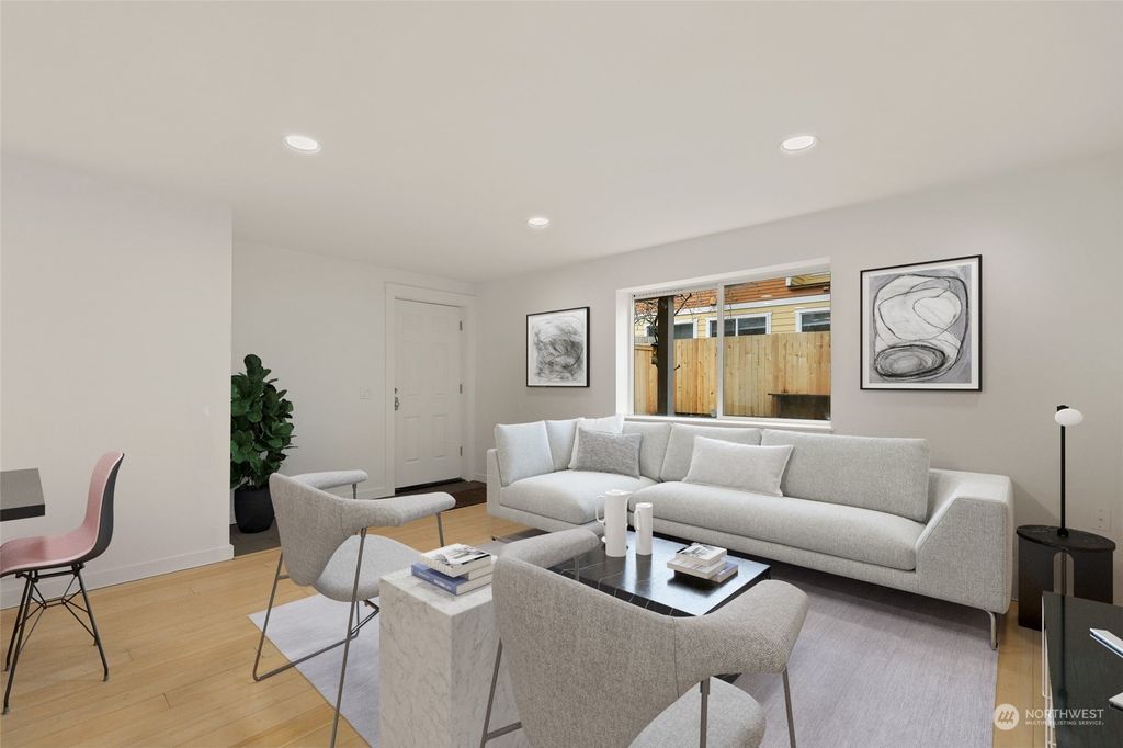 Photo of 9241 Woodlawn Avenue N, Seattle, WA 98103 (MLS # 2038910)