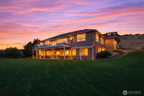 Photo of 2350 10th Street NE, East Wenatchee, WA 98802 (MLS # 2481992)