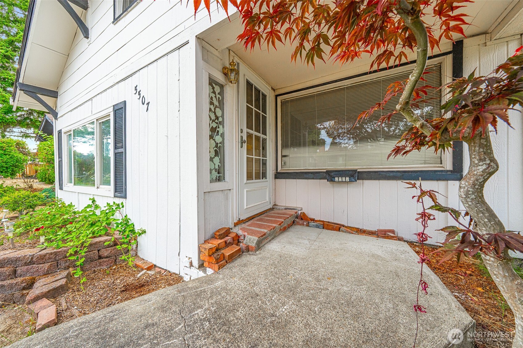 5507 N 45th Street