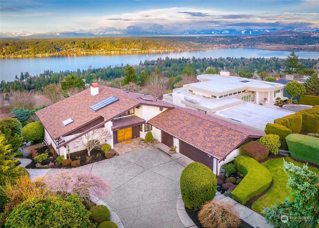 Photo of 4520 177th Avenue SE, Bellevue, WA 98006 (MLS # 2040587)