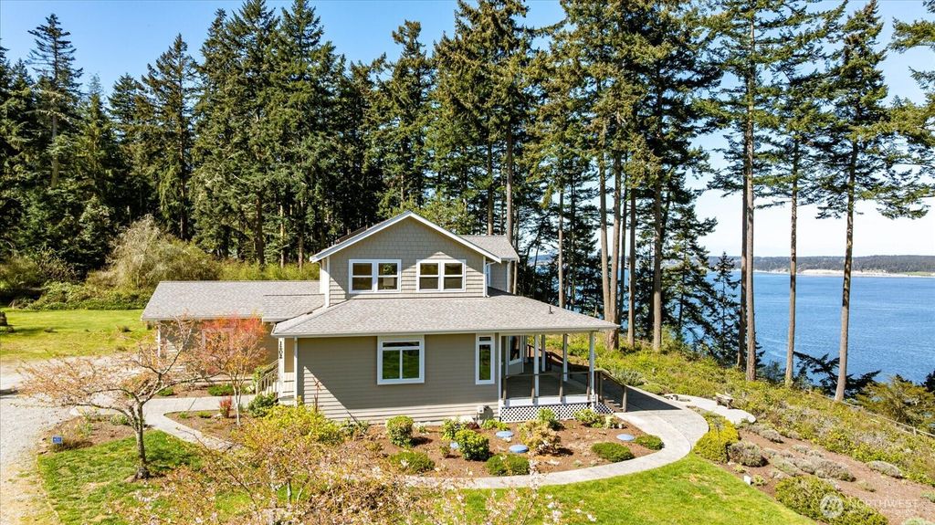 Photo of 1202 NE Burnham Place, Coupeville, WA 98239 (MLS # 2507350)