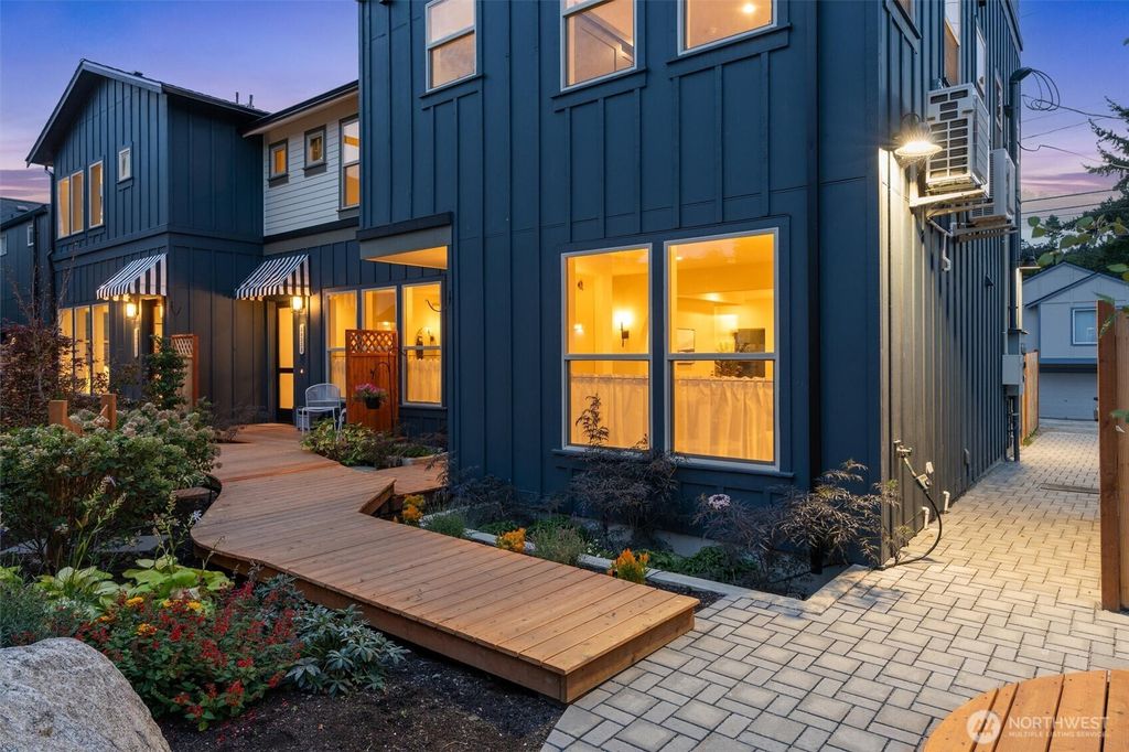 Photo of 5033 25th Avenue SW #B, Seattle, WA 98106 (MLS # 2440822)