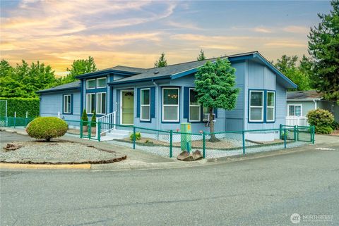 Photo of 15400 SE 155th Place #1, Renton, WA 98058 (MLS # 2538561)