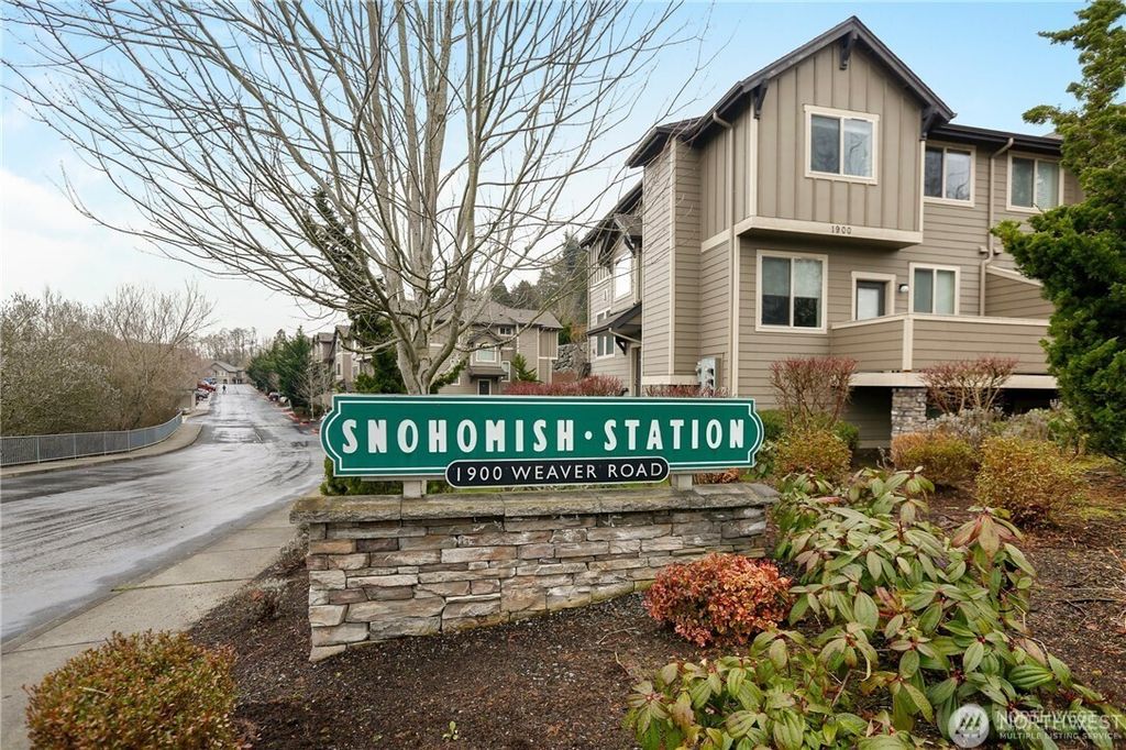 Photo of 1900 Weaver Road #F102, Snohomish, WA 98290 (MLS # 2316823)