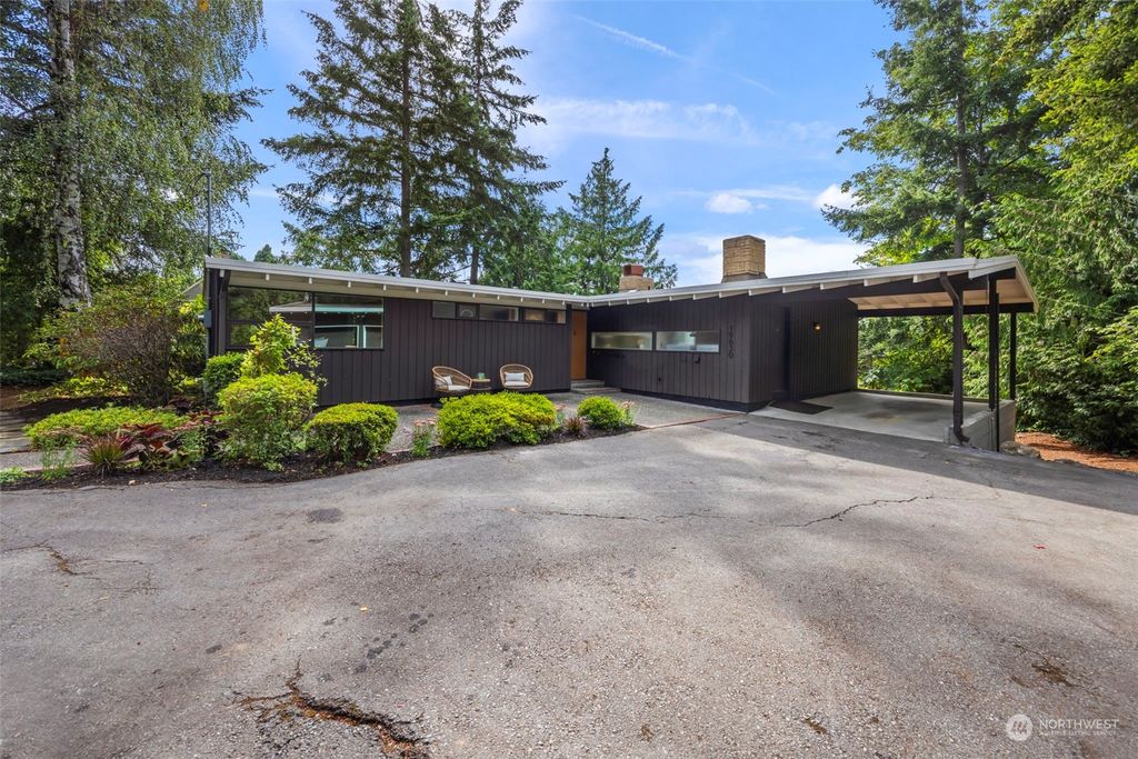 Photo of 19630 Marine View Drive SW, Normandy Park, WA 98166 (MLS # 2273886)