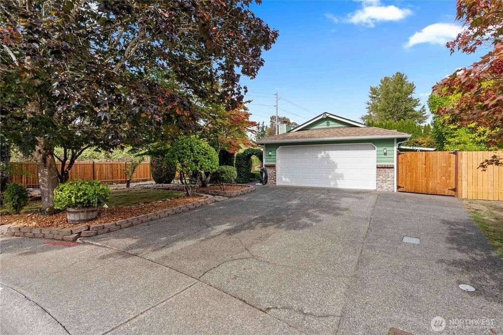 Photo of 35359 13th Place SW, Federal Way, WA 98023 (MLS # 2441586)