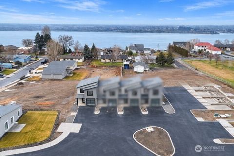 Photo of 601 Dorsing Street #E24, Moses Lake, WA 98837 (MLS # 2491437)