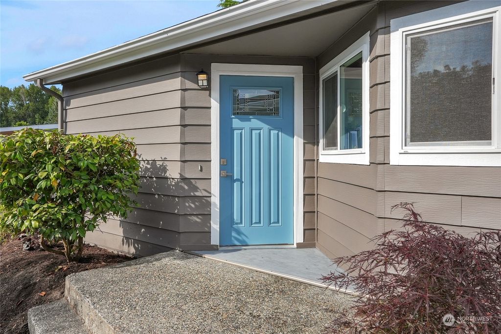 Photo of 23730 Vista View Avenue, Bothell, WA 98021 (MLS # 2132744)