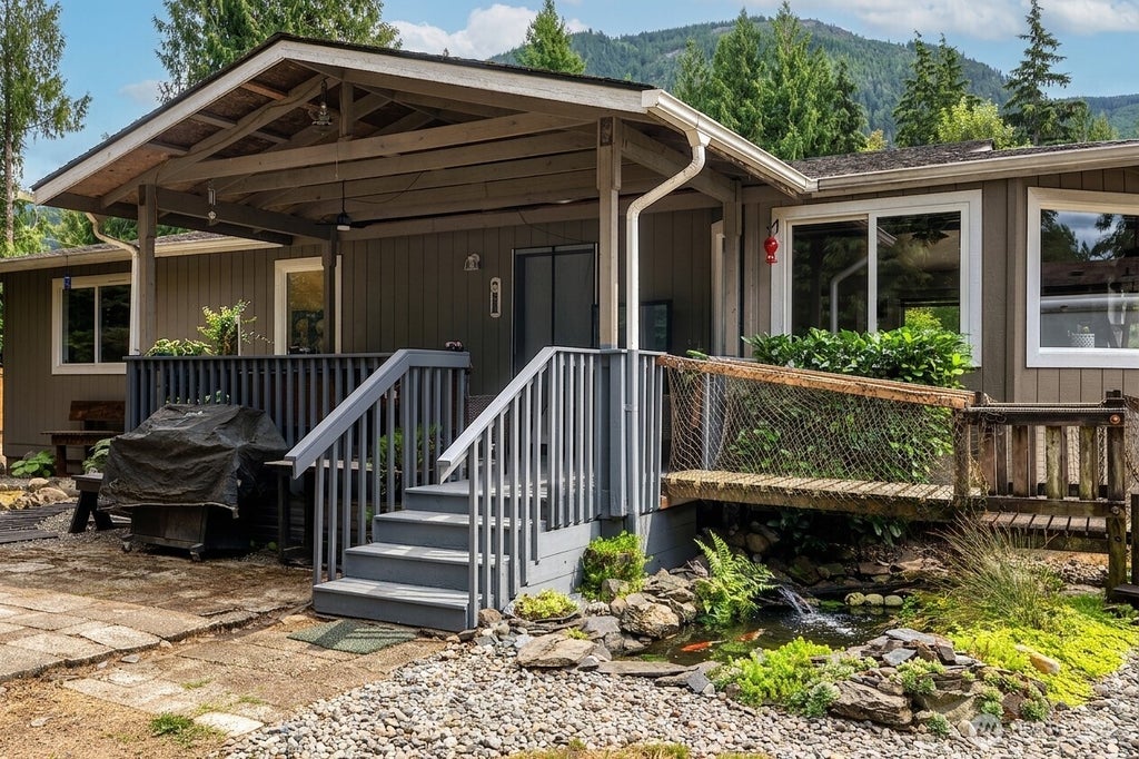 Photo of 17126 415th Avenue SE, Gold Bar, WA 98251 (MLS # 2575118)
