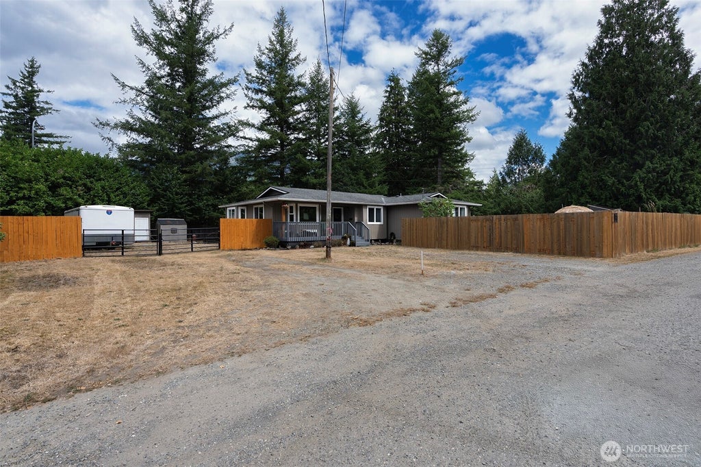 Photo of 17126 415th Avenue SE, Gold Bar, WA 98251 (MLS # 2575118)