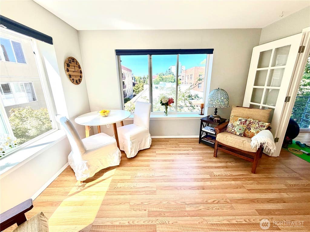 Photo of 712 E Denny Way #401, Seattle, WA 98122 (MLS # 2558369)