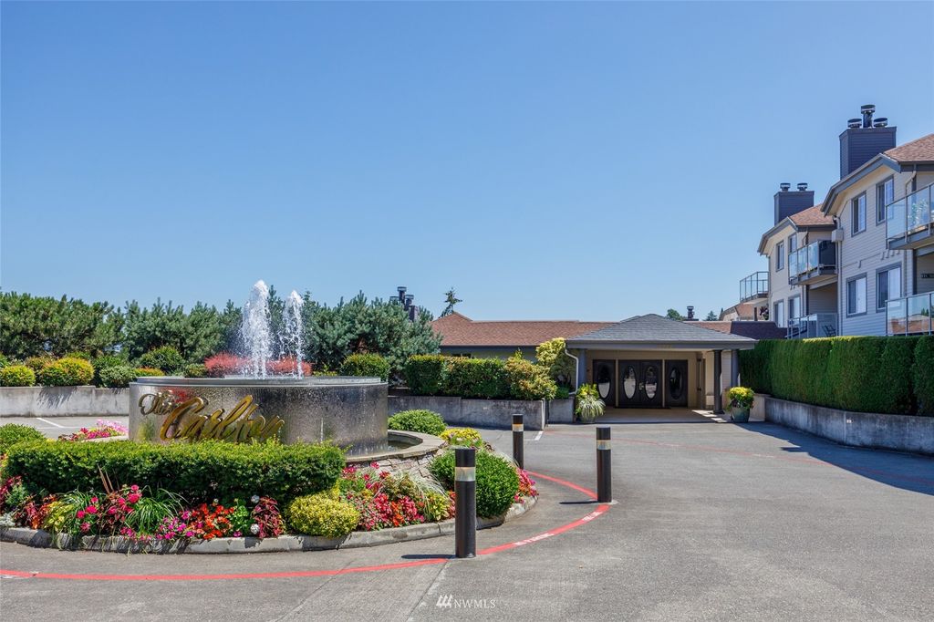Photo of 2760 76th Avenue SE #106, Mercer Island, WA 98040 (MLS # 1969454)