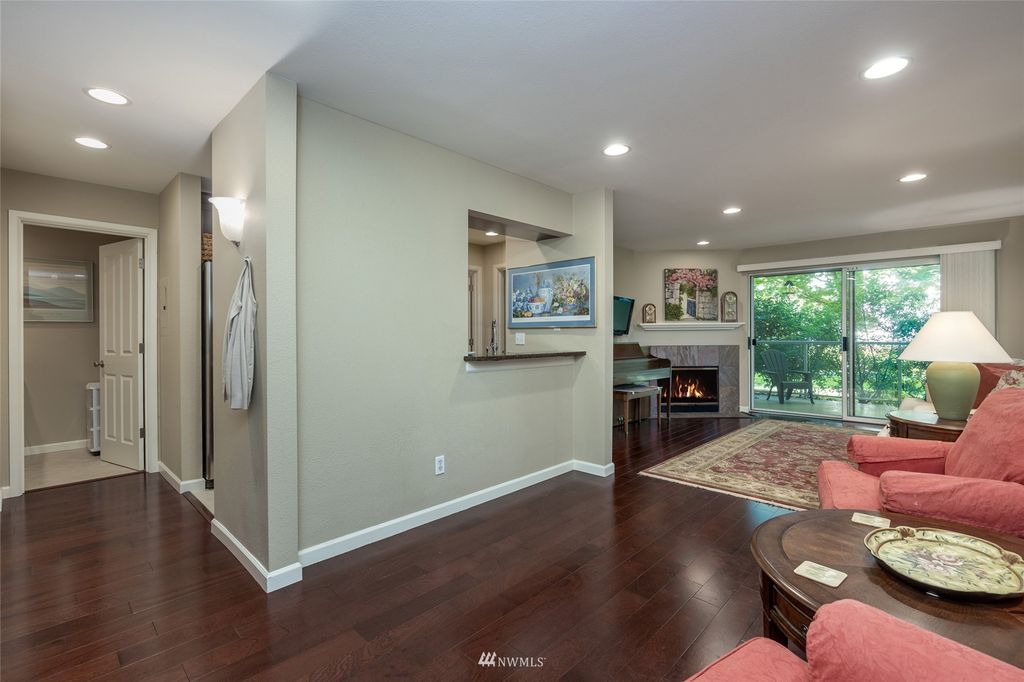 Photo of 2760 76th Avenue SE #106, Mercer Island, WA 98040 (MLS # 1969454)